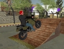 障害物を避けて進む3Dバイクゲーム トリッキー モトバイク スタント 3D